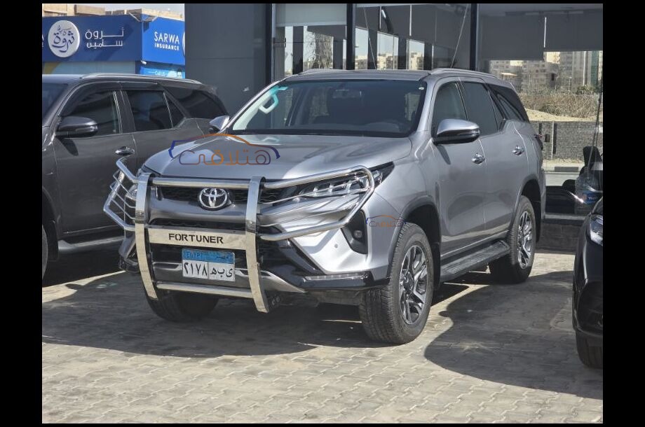 Fortuner Toyota فضي