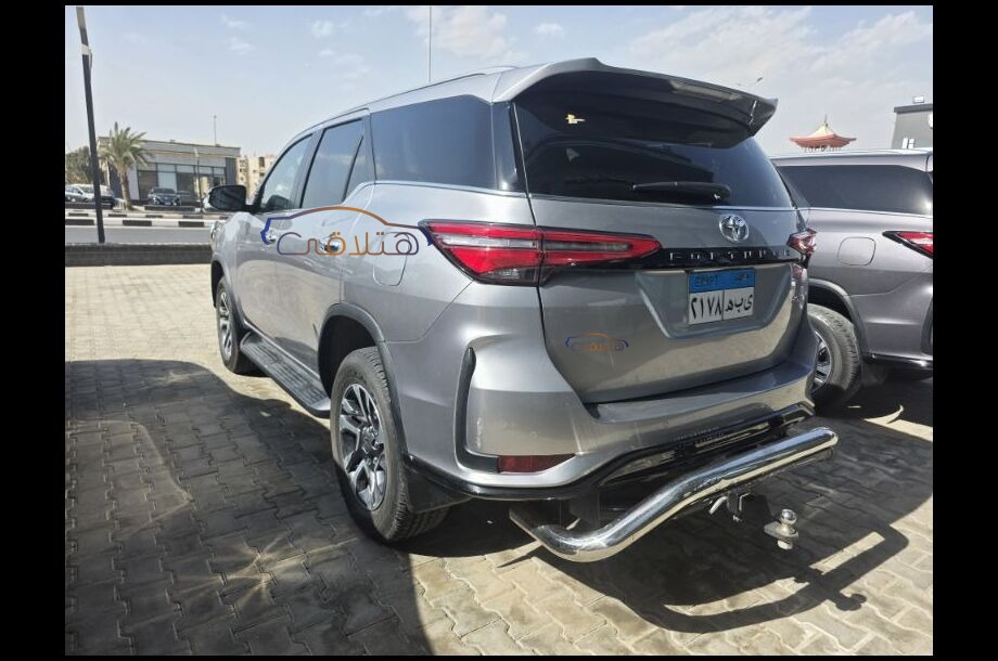 Fortuner Toyota فضي