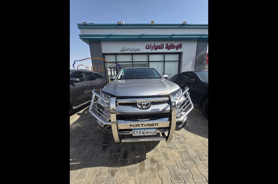 Fortuner Toyota فضي