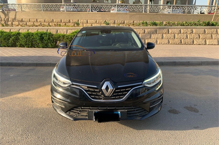 Megane Renault أسود