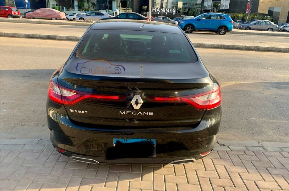 Megane Renault أسود