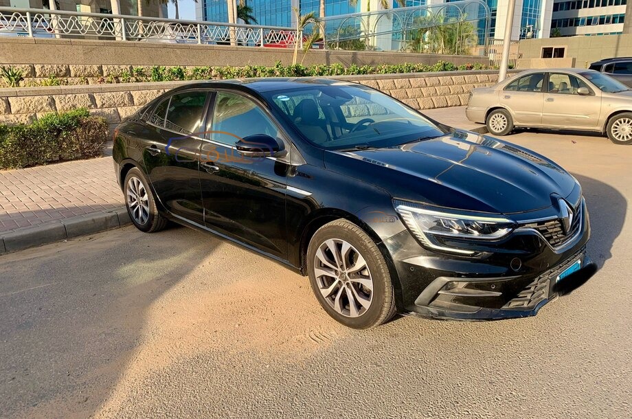 Megane Renault أسود