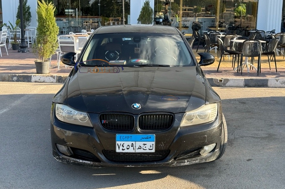 318 BMW أسود