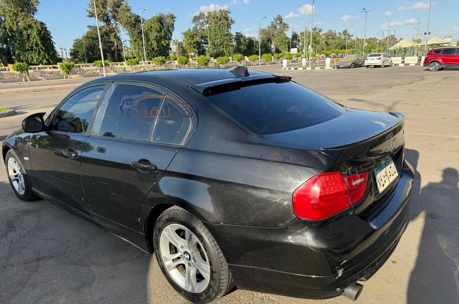 318 BMW أسود