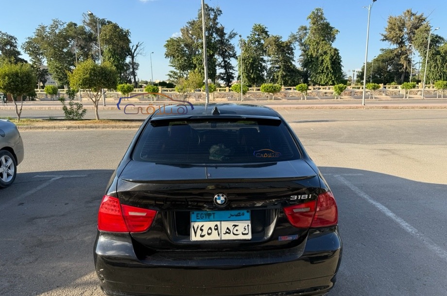 318 BMW أسود