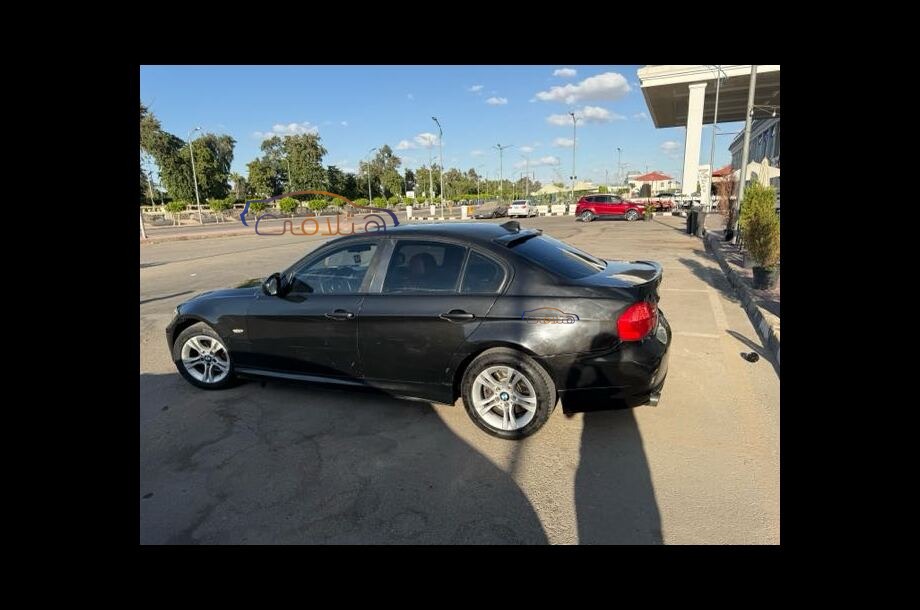318 BMW أسود