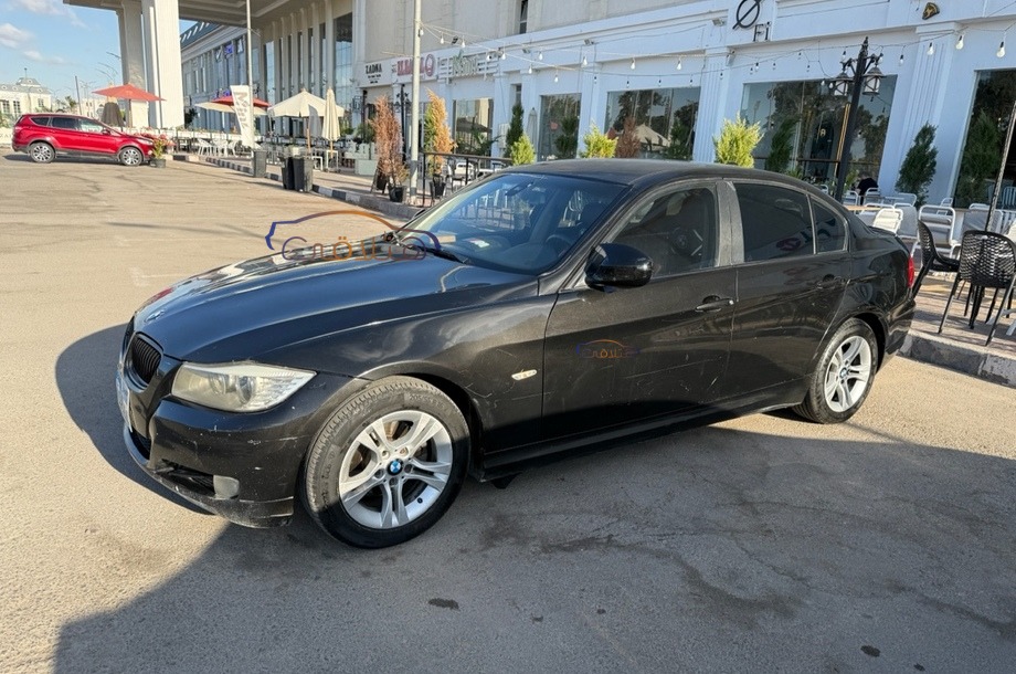 318 BMW أسود