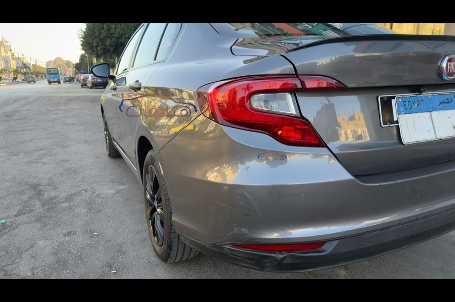 Tipo Fiat رمادي