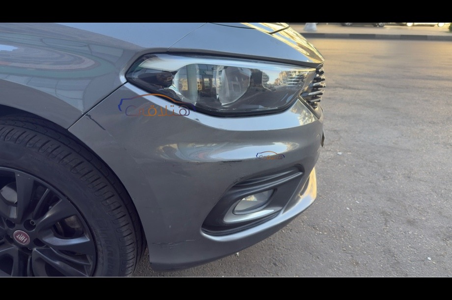 Tipo Fiat رمادي