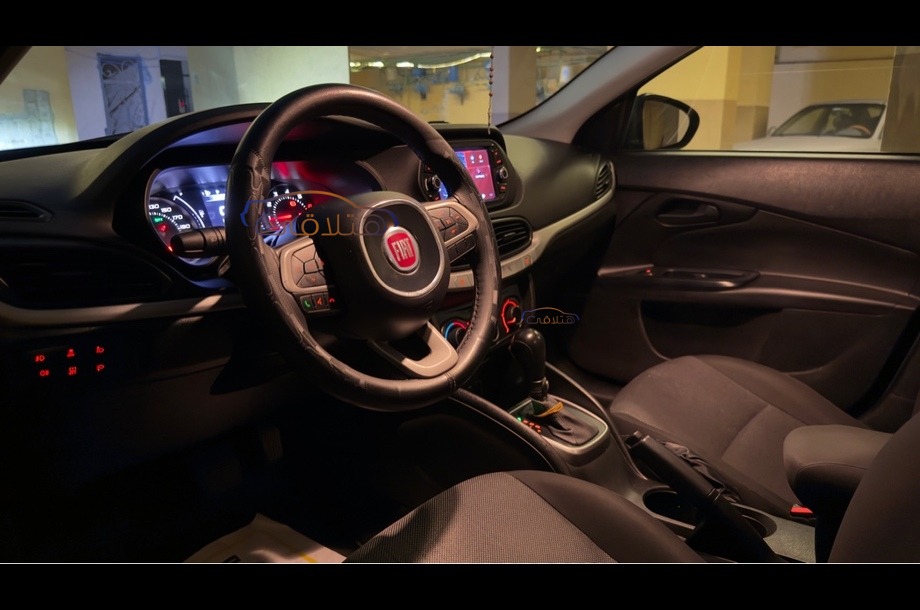 Tipo Fiat رمادي