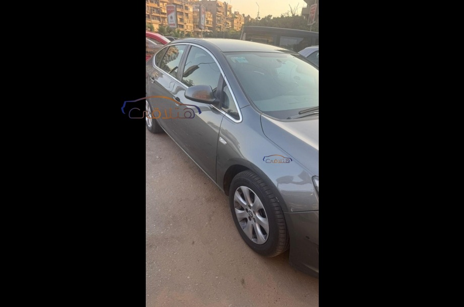 Astra Opel رمادي