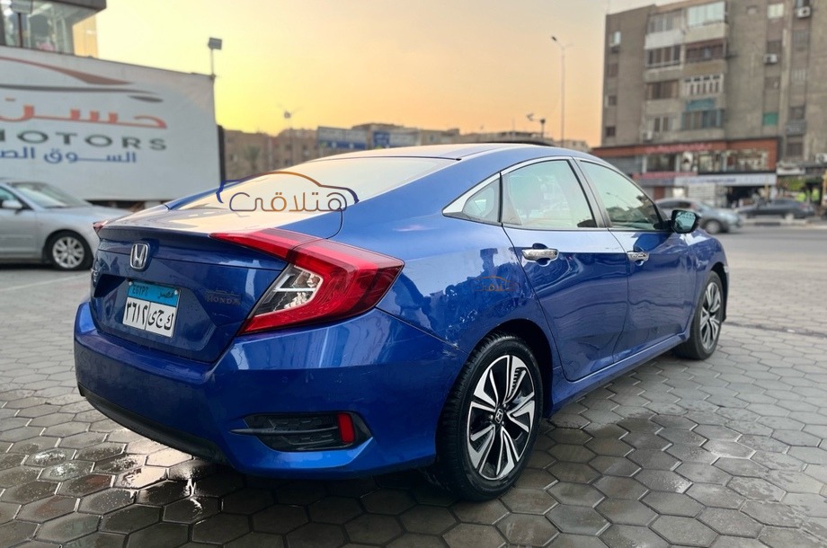 Civic Honda أزرق