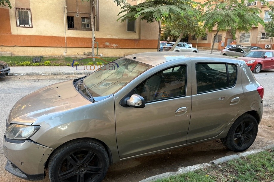 Sandero Renault Gold