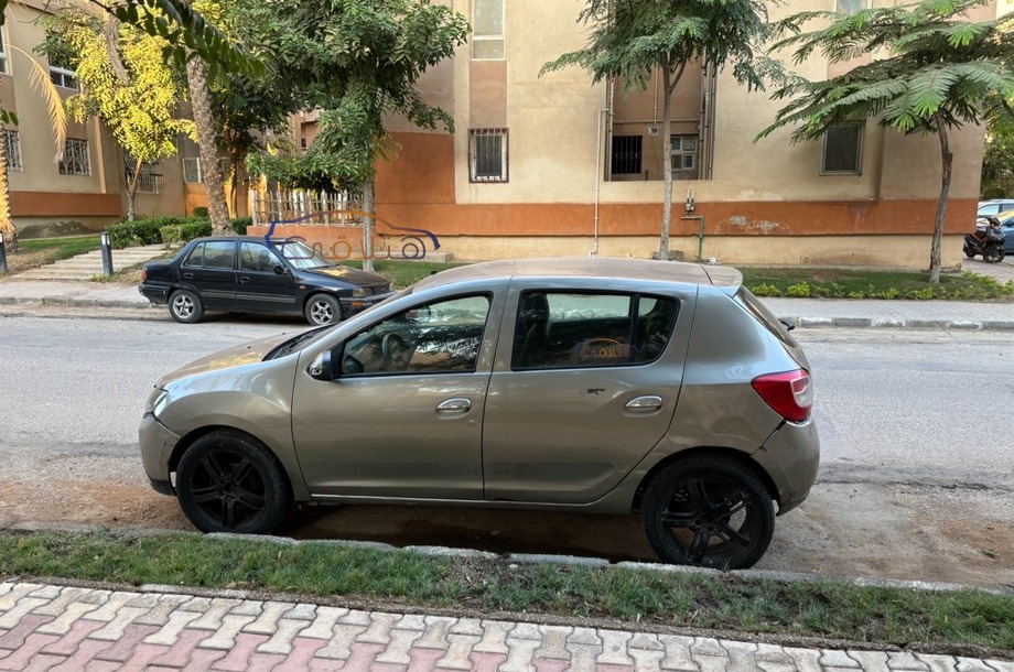 Sandero Renault Gold