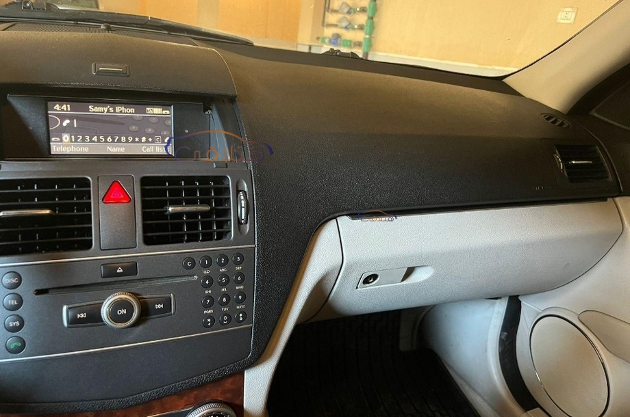 C 180 Mercedes الأزرق الداكن