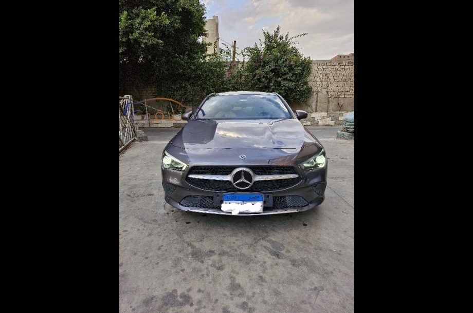 CLA 180 Mercedes Gray