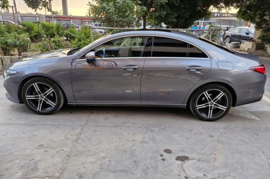 CLA 180 Mercedes Gray