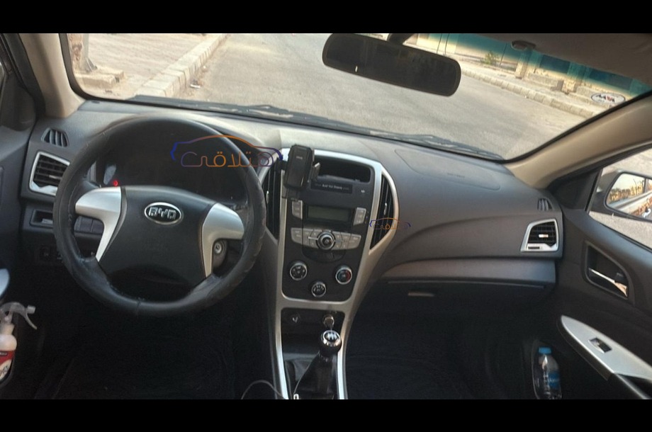 F3 Byd احمر غامق