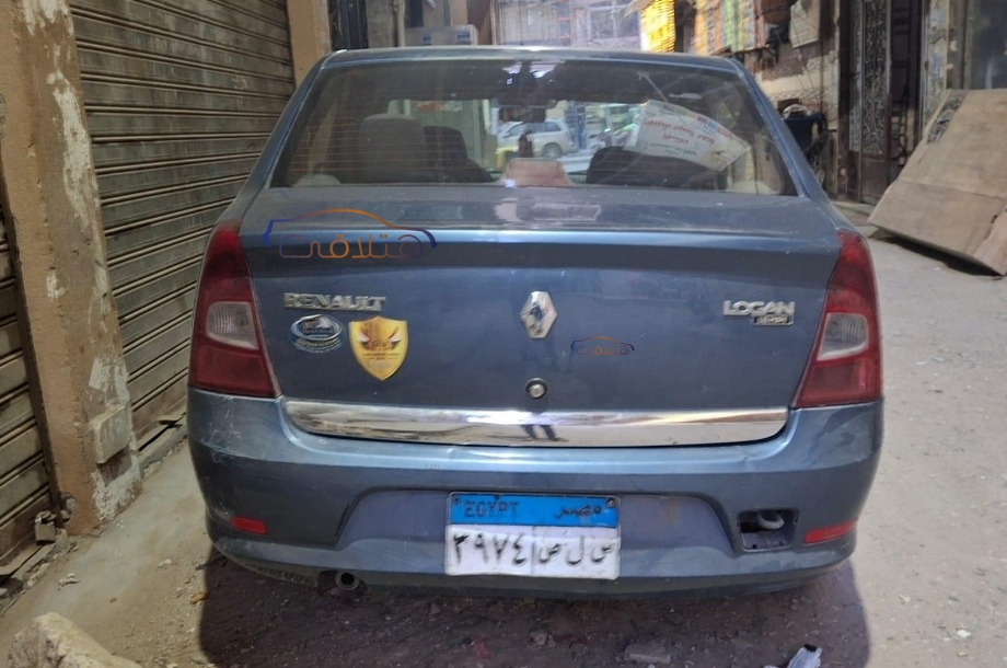 Logan Renault أزرق