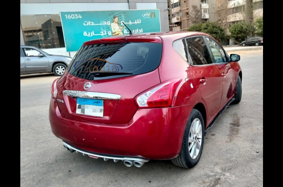Tiida Nissan احمر