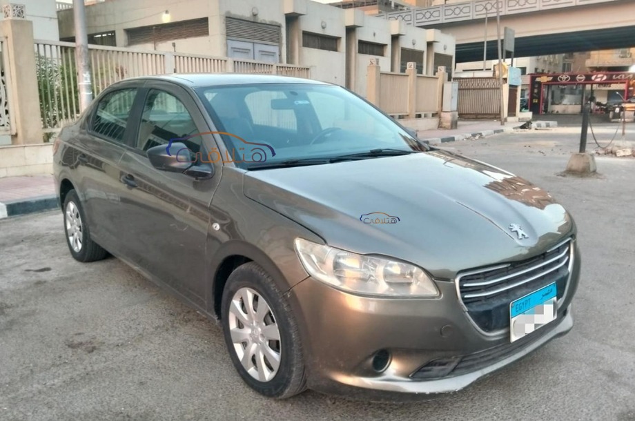 301 Peugeot برونزي