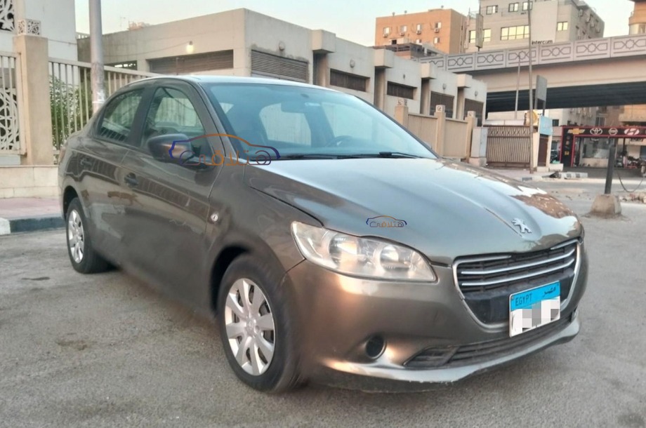 301 Peugeot برونزي