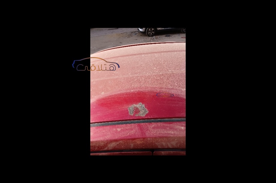 Sunny Nissan احمر