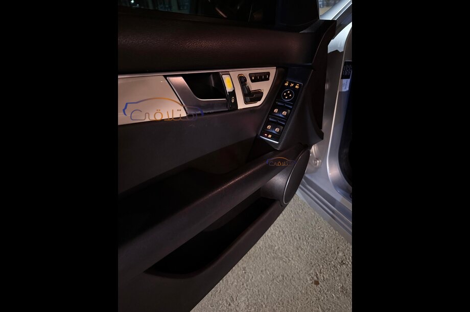 C 200 AMG Mercedes فضي