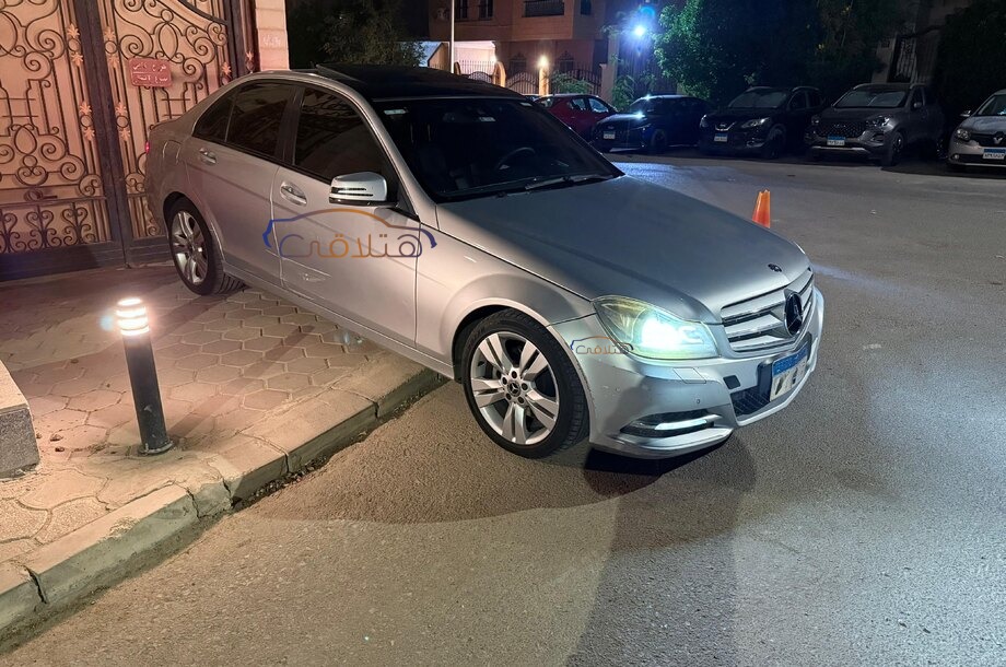 C 200 AMG Mercedes فضي