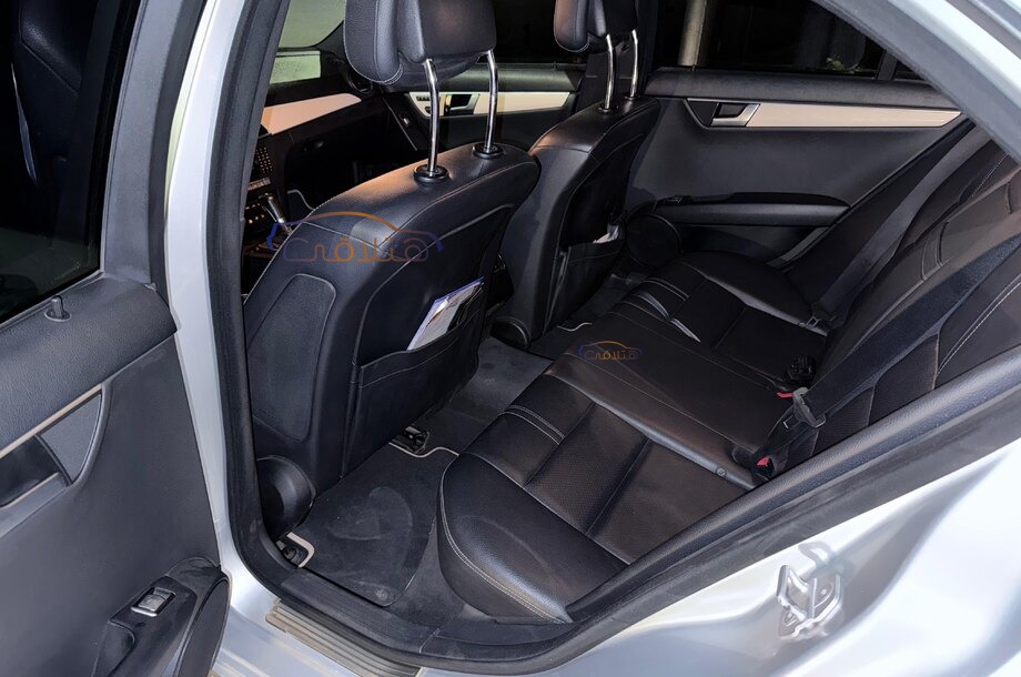 C 200 AMG Mercedes فضي