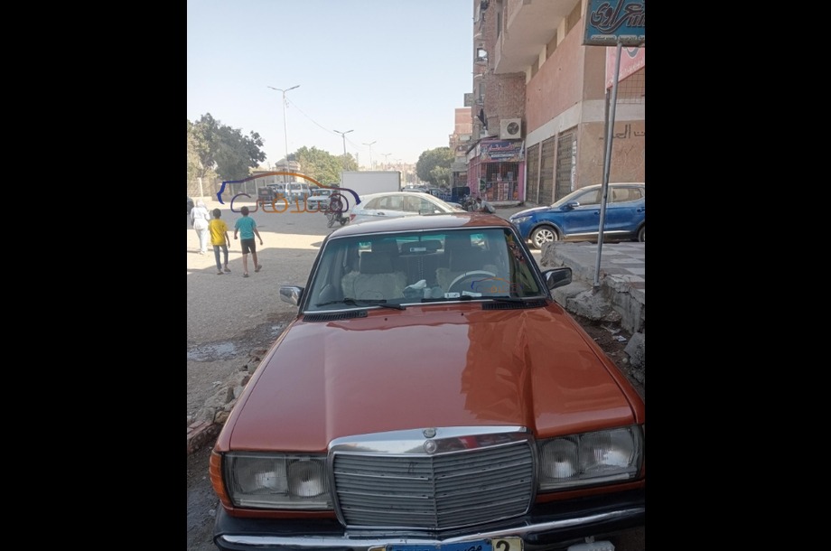 200 Mercedes برتقالى