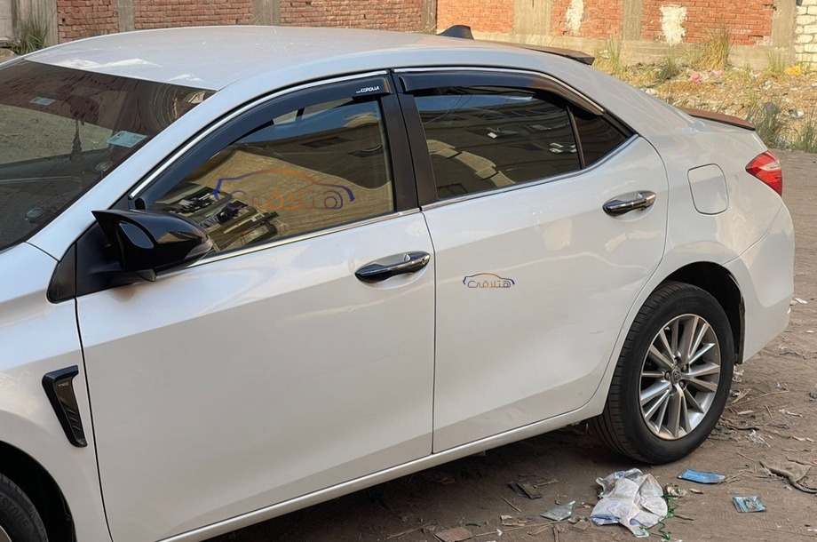 Corolla Toyota White