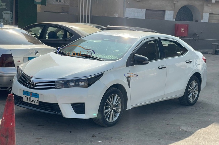 Corolla Toyota White