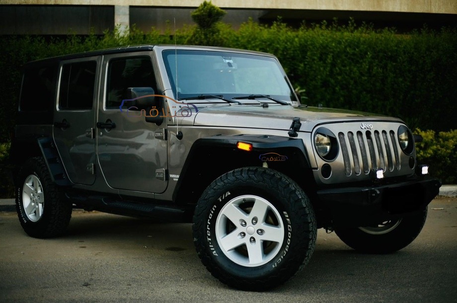 Wrangler Jeep رمادي
