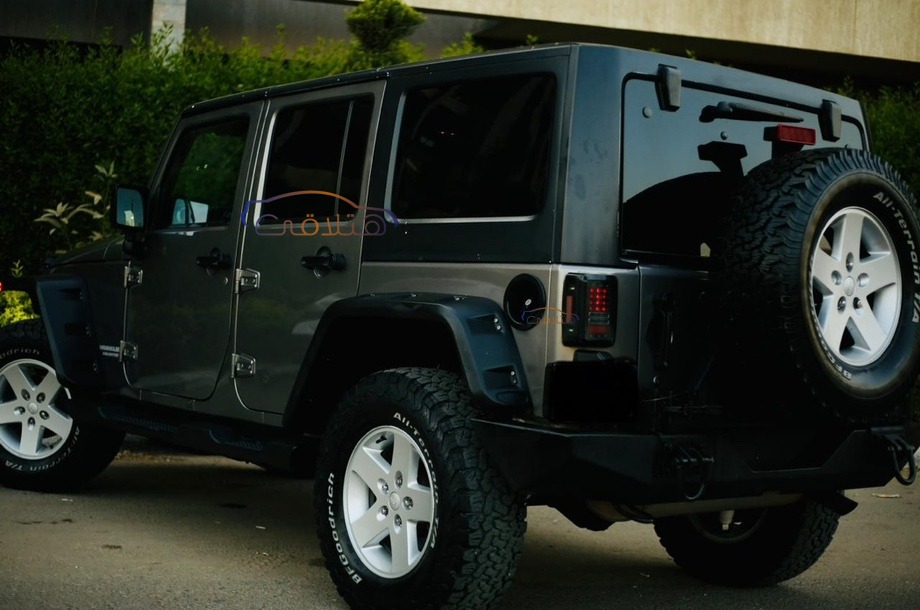 Wrangler Jeep رمادي