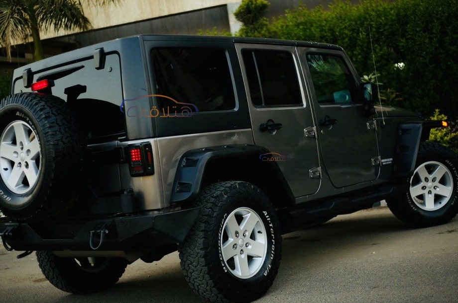 Wrangler Jeep رمادي