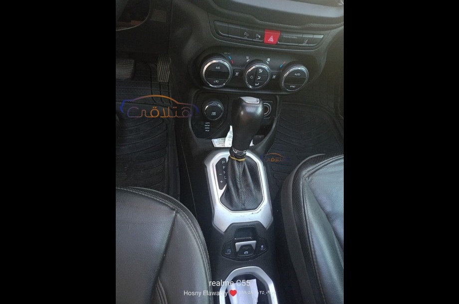 Renegade Jeep أسود