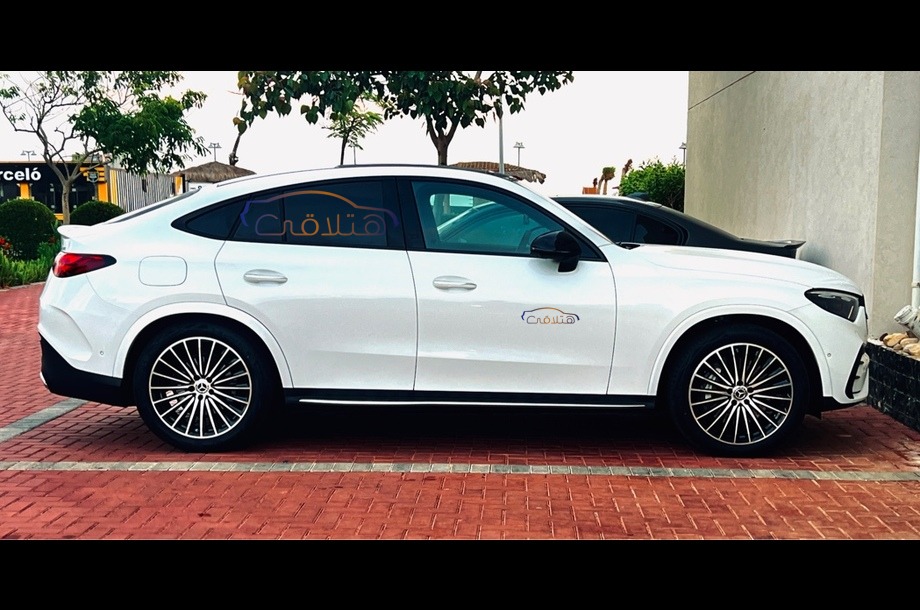 GLC 300 Mercedes أبيض