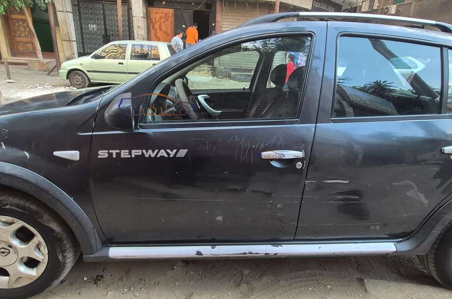 Sandero Step Way Renault أسود