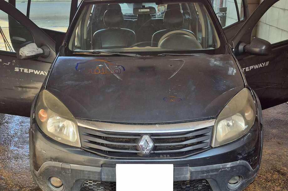Sandero Step Way Renault أسود