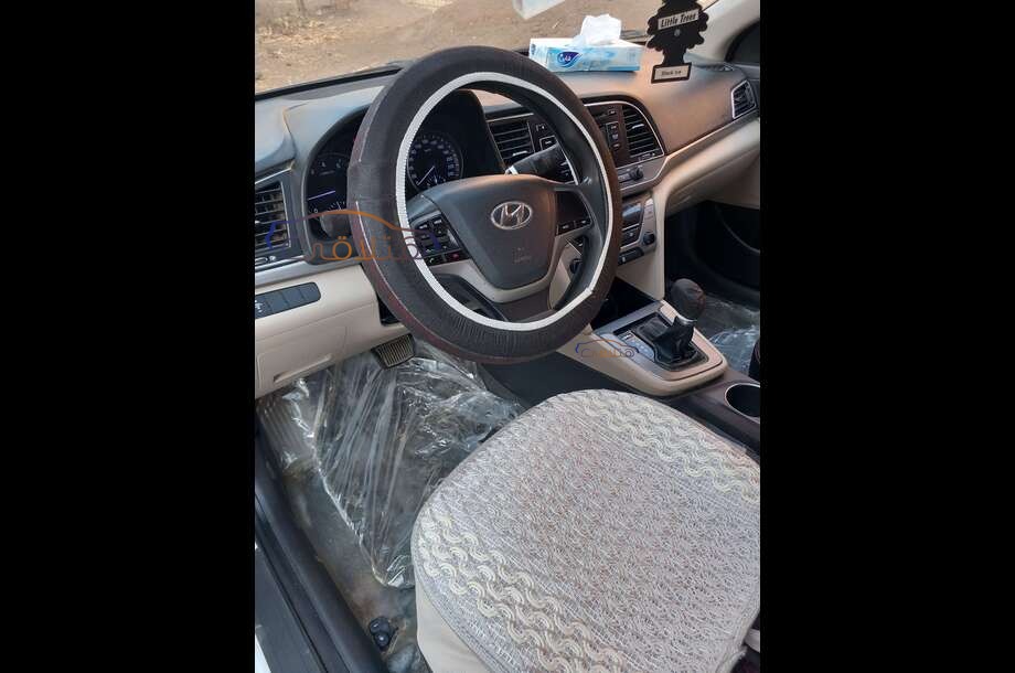 Elantra AD Hyundai أبيض