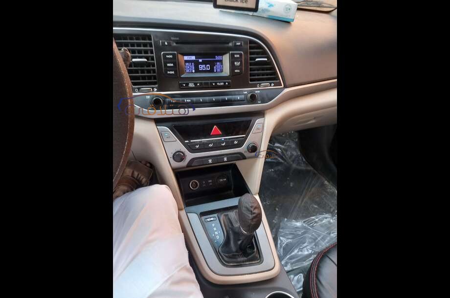 Elantra AD Hyundai أبيض