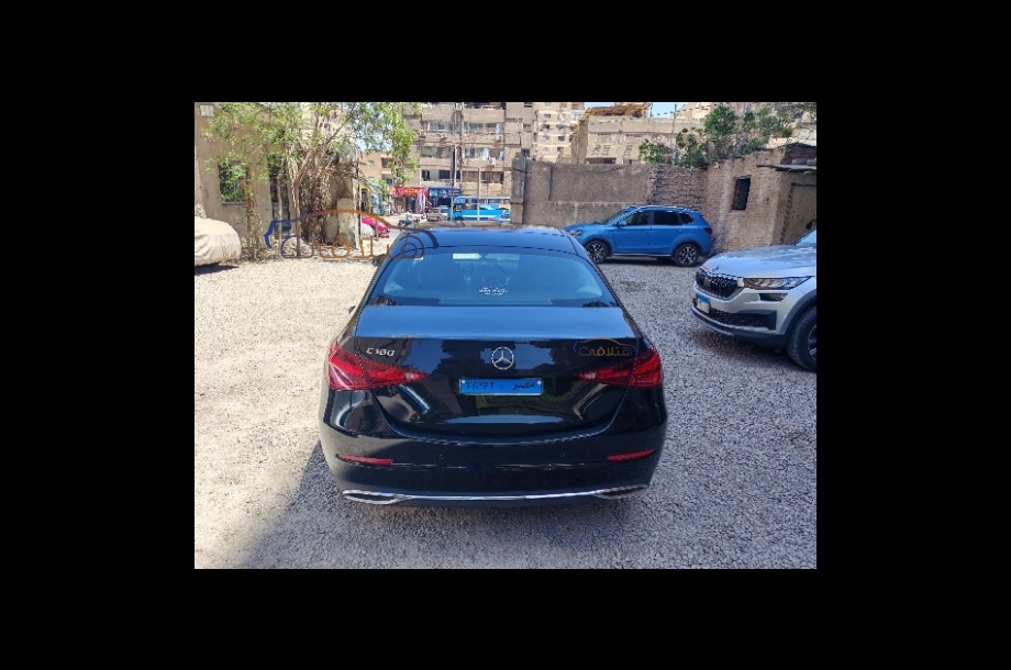 C 180 Mercedes أسود