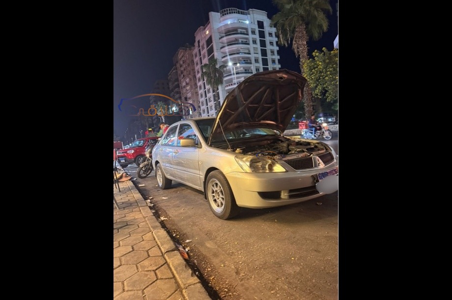 Lancer Puma Mitsubishi رمادي