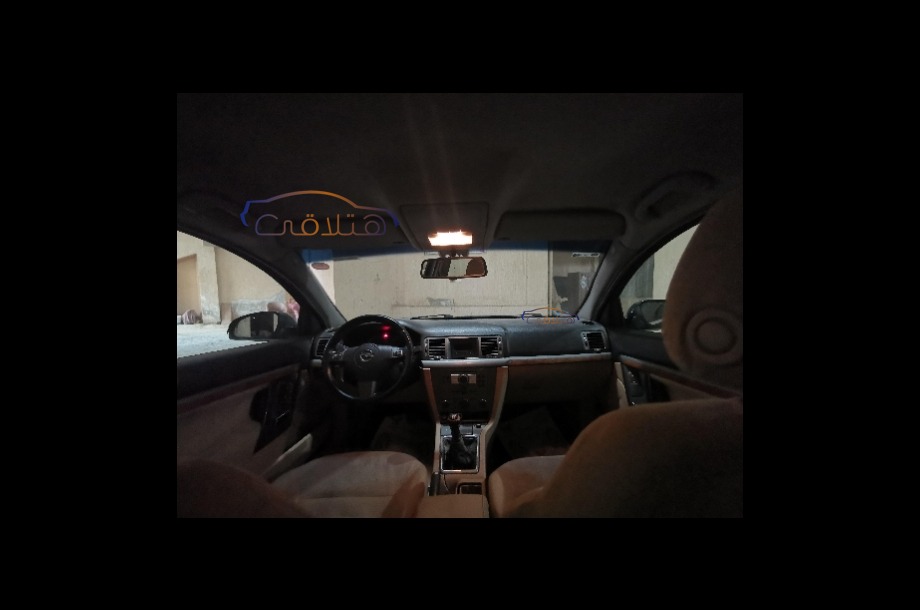 Vectra Opel أسود