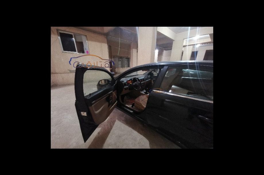 Vectra Opel أسود