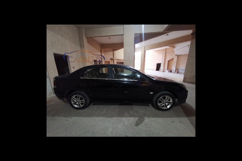 Vectra Opel أسود