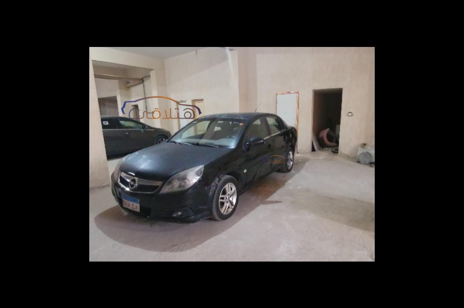 Vectra Opel أسود