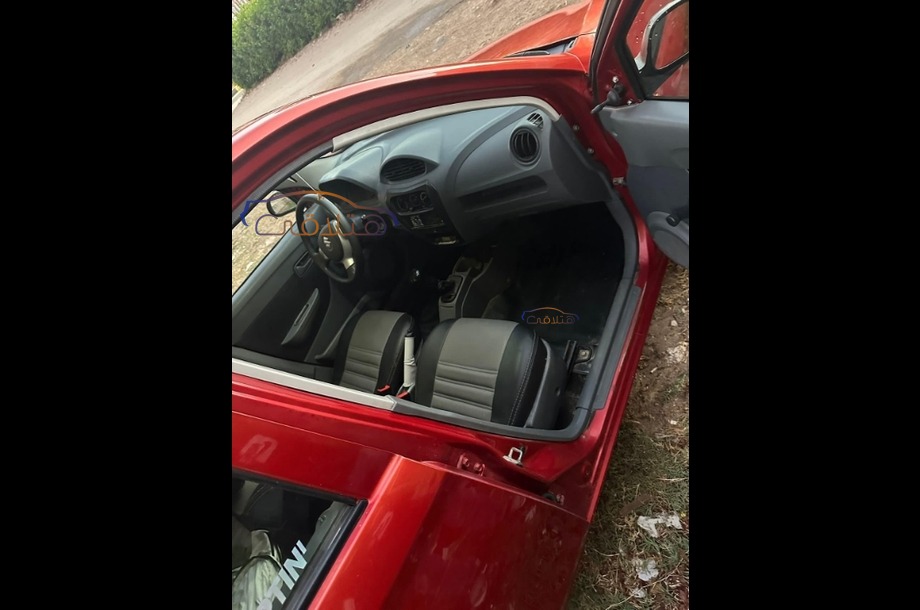Alto Suzuki احمر