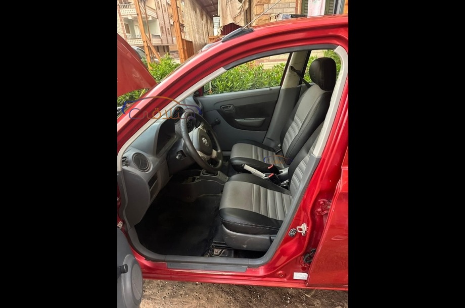Alto Suzuki احمر